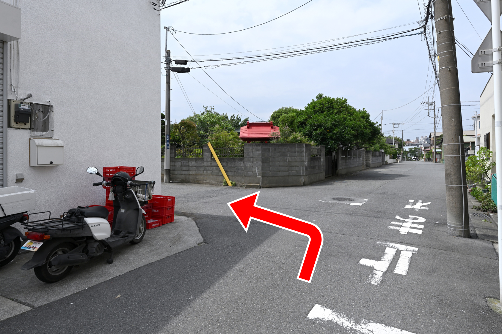 次の角を左折します